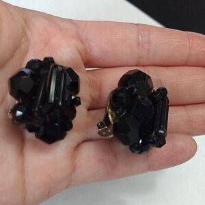 Vintage Jonne clip on black earrings